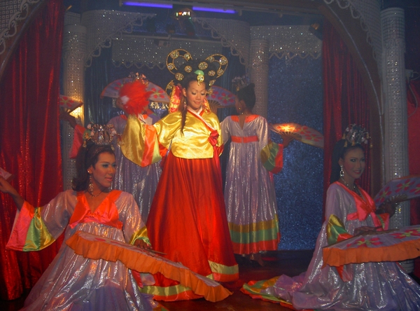 Thailand - Hua Hin ladyboys - Blue Angel Cabaret mei 2009 (75)
