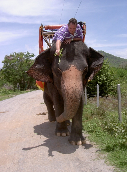 Thailand - Hua Hin - Cha-am  elephant ride mei 2009 (20)