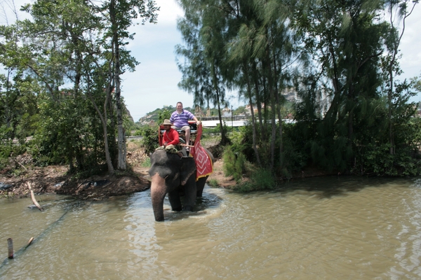 Thailand - Hua Hin - Cha-am  elephant ride mei 2009 (4)