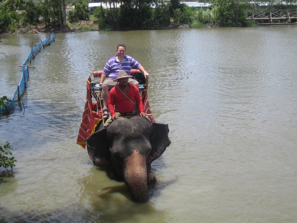 Thailand - Hua Hin - Cha-am  elephant ride mei 2009 (5)