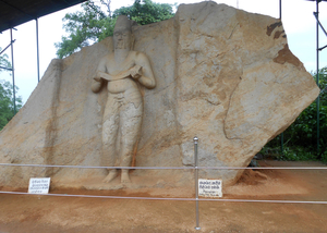Standbeeld van Parakrama Bahu I