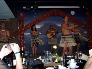2d Rotorua _Mauori- feest  Yvan  1028