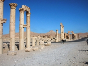 1  Palmyra _zicht op de site en de Arabische burcht vanaf de Temp