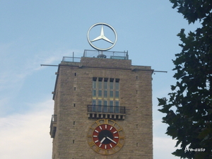 toren met MB Logo