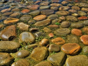 Stenen in water
