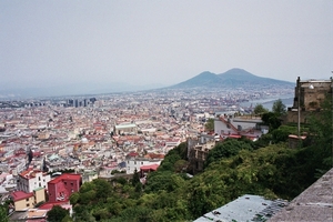 Napels _zicht op de stad en de Vesuvius