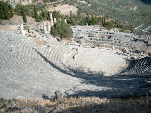 2a 141-Delphi-theater-bovenzicht