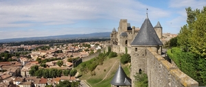 Pyreneeen omg _Carcassonne _De benedenstad gezien vanaf de burcht