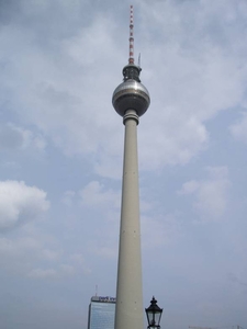 torn 207 meter hoog plus de rest berlijn