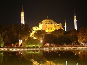 1 Istanbul  Hagia Sofia  by night