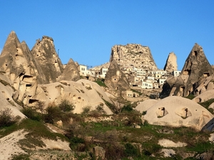 3 Cappadocië rotswoningen  en gewone huizen