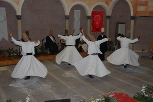 4 Konya  Mevlana  dansende Derwiches 2