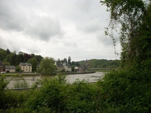 091-Langs Maas en oude spoorweg Dinant-Givet