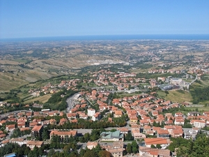 San Marino_zicht  op benedenstad