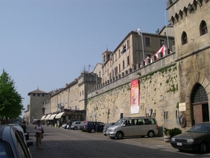San Marino_zicht op stadswallen