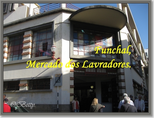 Mercado dos Lavadores, overdekte vis-, groente- en bloemenmarkt.