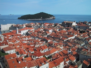 2g_KRO_Dubrovnik  _oude stad  met eilandje voor de kust