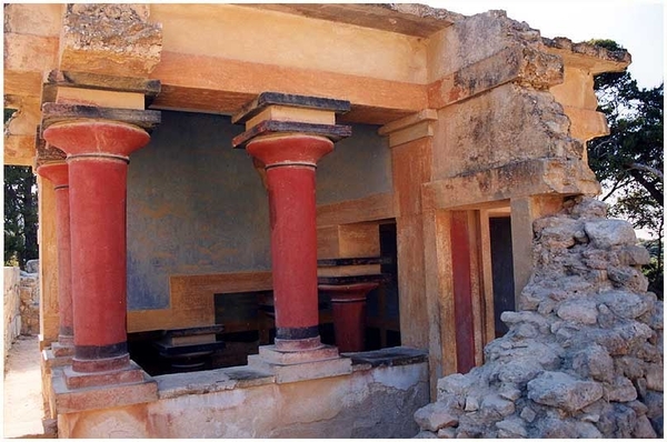 2 Knossos paleis gerestaureerde zuilen 5