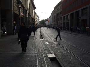 082-Typische kanalen in de straat