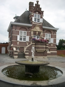 64-Voorm.gemeentehuis in Uitbergen