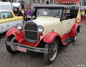 FORD A Cabrio 1929 YKX-520 St-NIKLAAS 20130623 (2)