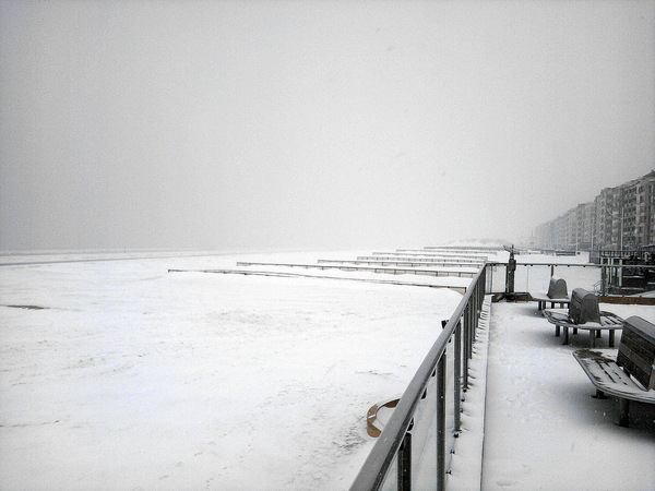 Sneeuw op het strand van Koksijde.