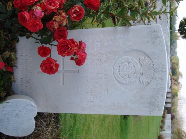 DSC4525-Artillery Wood Cemetery-Graf van Welshe dichter Hedd Wyn
