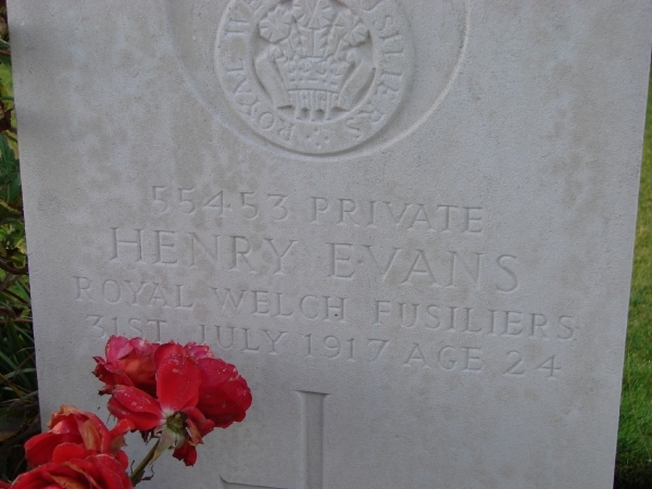 DSC4526-Artillery Wood Cemetery-Graf van Welshe dichter Hedd Wyn