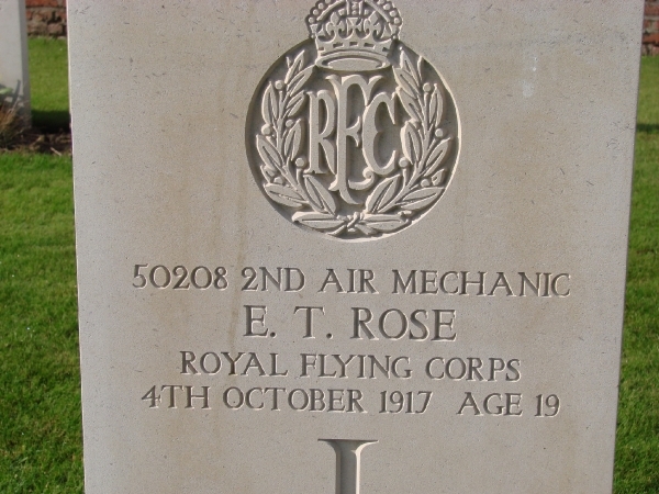 DSC4538-Dragoon Camp Cemetery- Rose - RFC