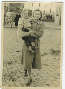 Arlette en jeannine 1951 (Sintemaarten)