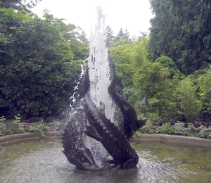 7i Vancouver Island, Butchart Gardens,  Sturgeon Fountain