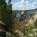 Canyon met waterval in Yellowstone