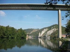 085-Maas en viaduct Charlemagne