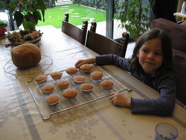 06) De cupcakes zijn gebakken