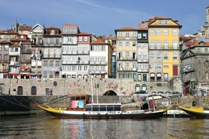 4  Porto _Ribeira _oude volkswijk vanaf de Douro rivier