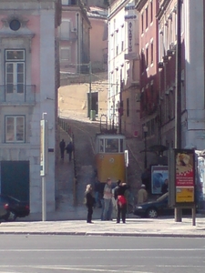 2 Lissabon _Baixa _Gondels tussel de hoge en de lage (Baixa) stad