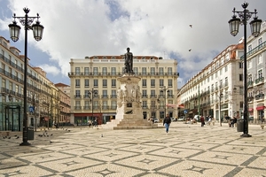 2 Lissabon _Camões Square