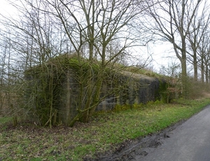 65-Bunker 1940 langs kanaal Gent-Brugge