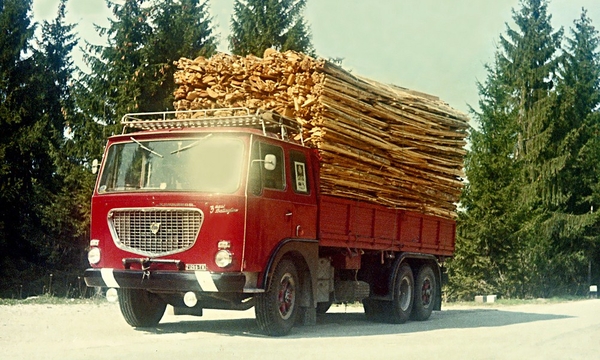 Lancia (6x2)