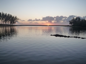 4d Mananjary , zonsopgang aan Indische oceaan _P1180278