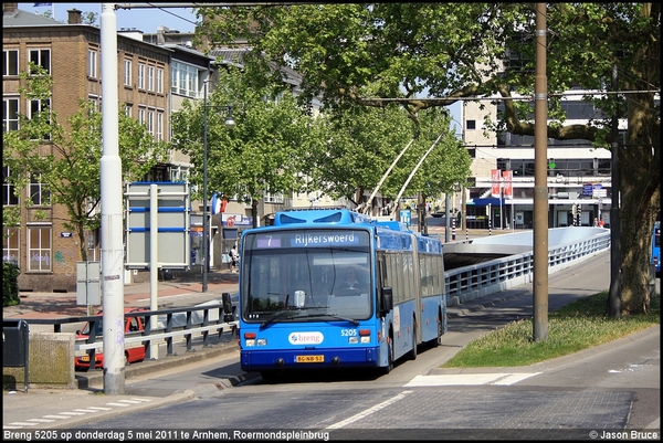 Breng 5205 - Arnhem, Roermondspleinbrug 05-05-2011