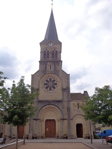 Kerk in Matour