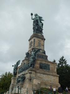 5 Rudesheim, wandeling Niederwald monument _P1190987