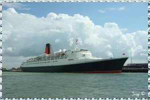 RMS Queen Elizabeth 2 (65)