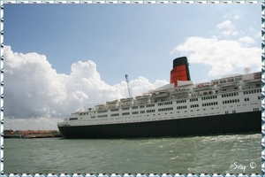 RMS Queen Elizabeth 2 (79)