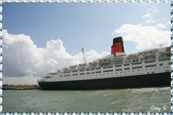 RMS Queen Elizabeth 2 (79)