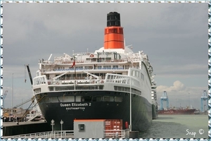 RMS Queen Elizabeth 2(2)