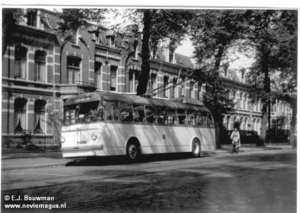 1952 GTN 18-08-1953 Lijn 1 St.Annastraat E.J.Bouwman