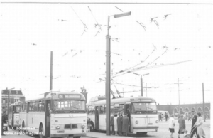 1959 CVD 18-05-1959 Dieselbus+Trolley Stationsplein E.J.Bouwman