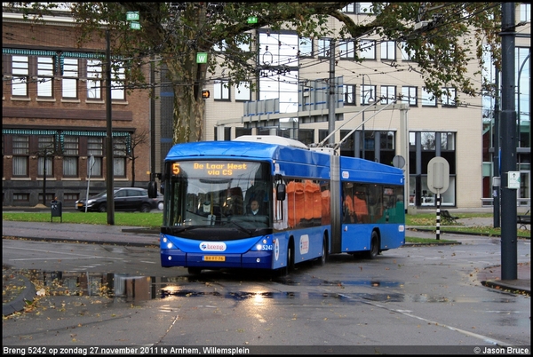 Breng 5242 - Arnhem, Willemsplein 27-11-2011